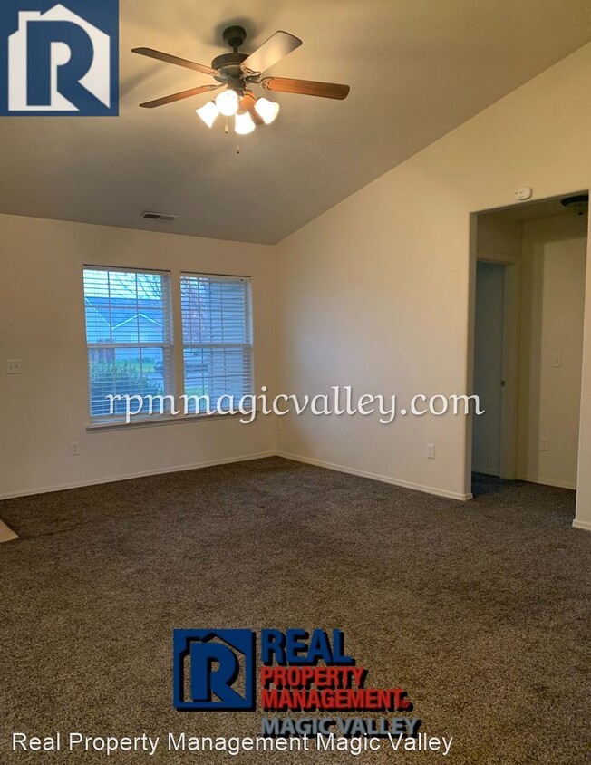 Primary Photo - 3 br, 2 bath House - 570 Cobra Court