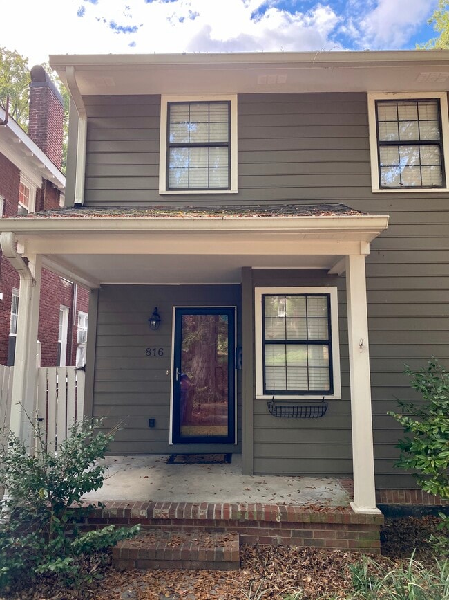 816 Oak St - 816 Oak St Townhome
