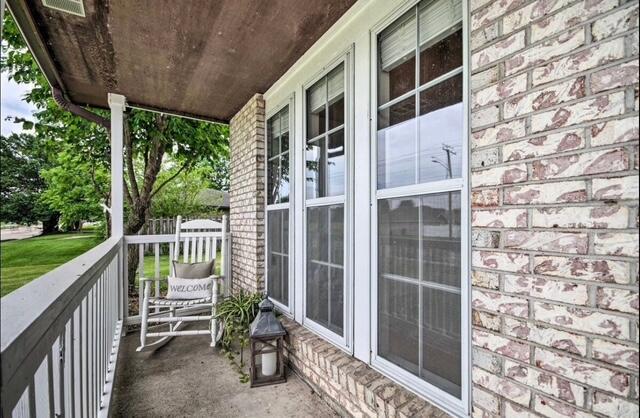 Building Photo - 532 W Southampton Dr