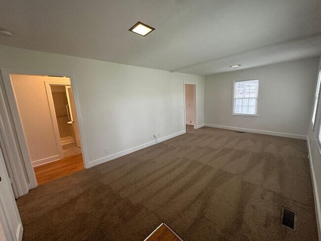 Foto del edificio - 106 Rushwood Dr