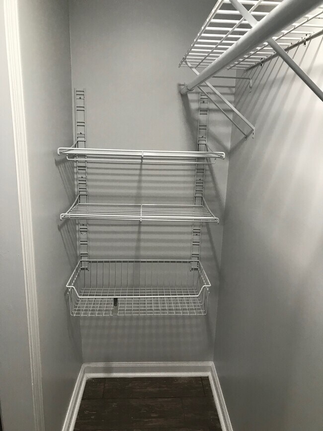 Building Photo - 6605 Destiny Dr SE