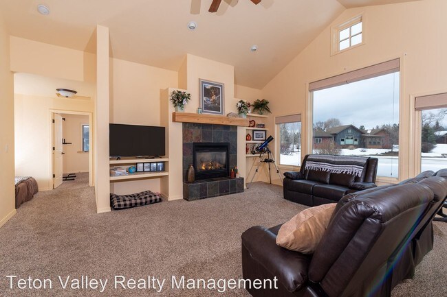 Building Photo - 1848 Creek Resort Cir