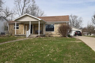 Building Photo - 132 E McKenzie Rd