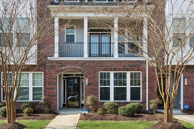 Building Photo - 513 Violet Ct