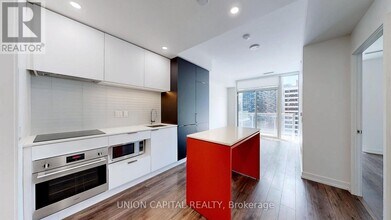 Building Photo - 33 Helendale Ave