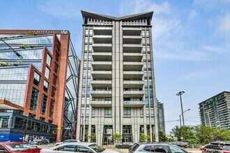 Building Photo - 740 W Fulton St