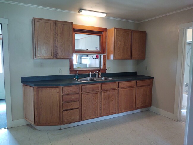 Cocina - 174 Johnson Ave