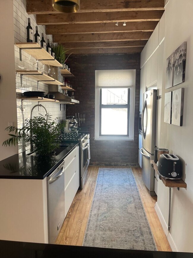 Foto del edificio - 675 Walton Ave