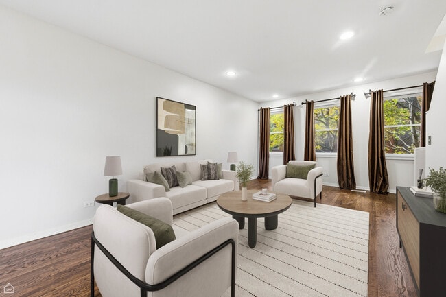 Building Photo - 556 E 32nd St