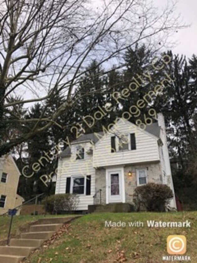 Beautiful 3BR Cape Cod in York Suburban Sc... House for Rent in York