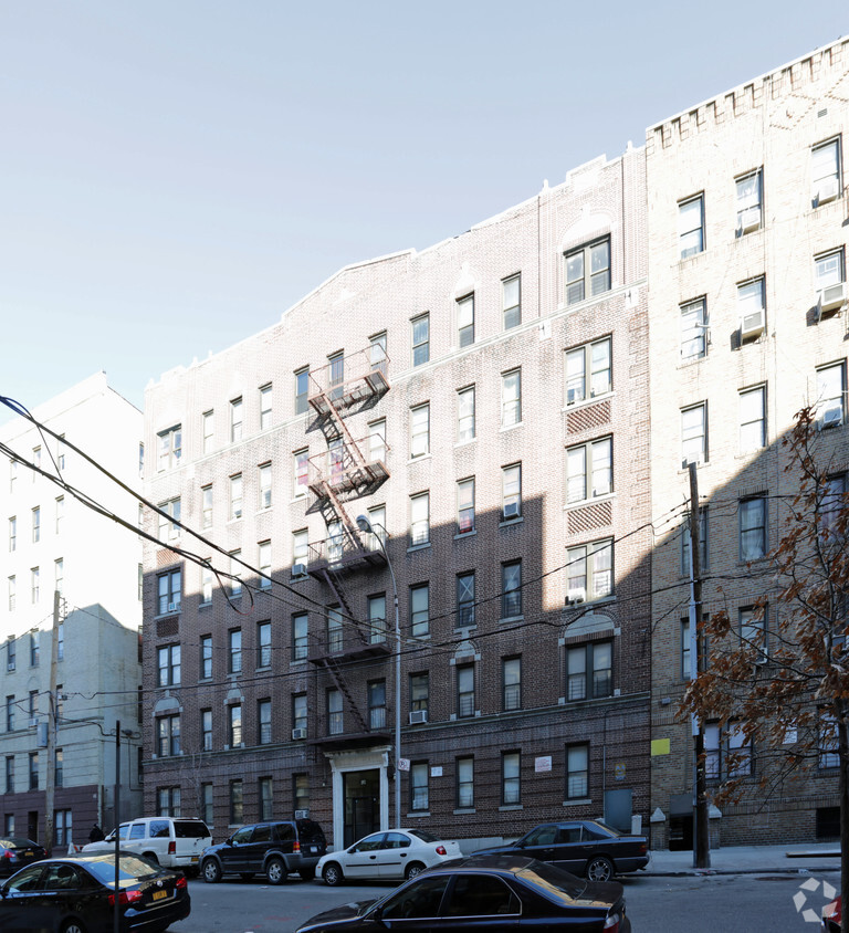 Primary Photo - Cliff Hall Apartments