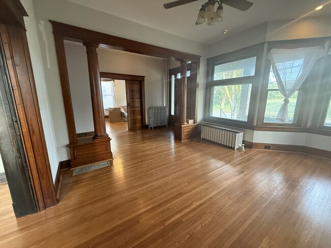 Photo - 1737 Compton Rd House