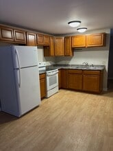 Building Photo - 450 Main St