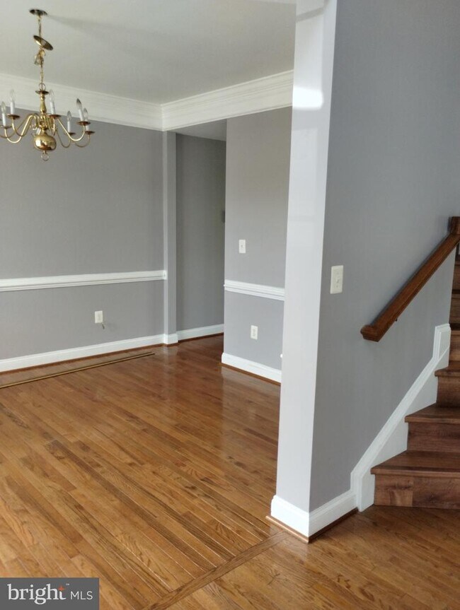 Building Photo - 9320 Laurel Oak Dr