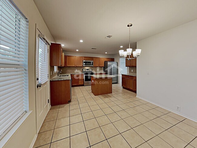 Foto del edificio - 2822 Woodspring Forest Dr