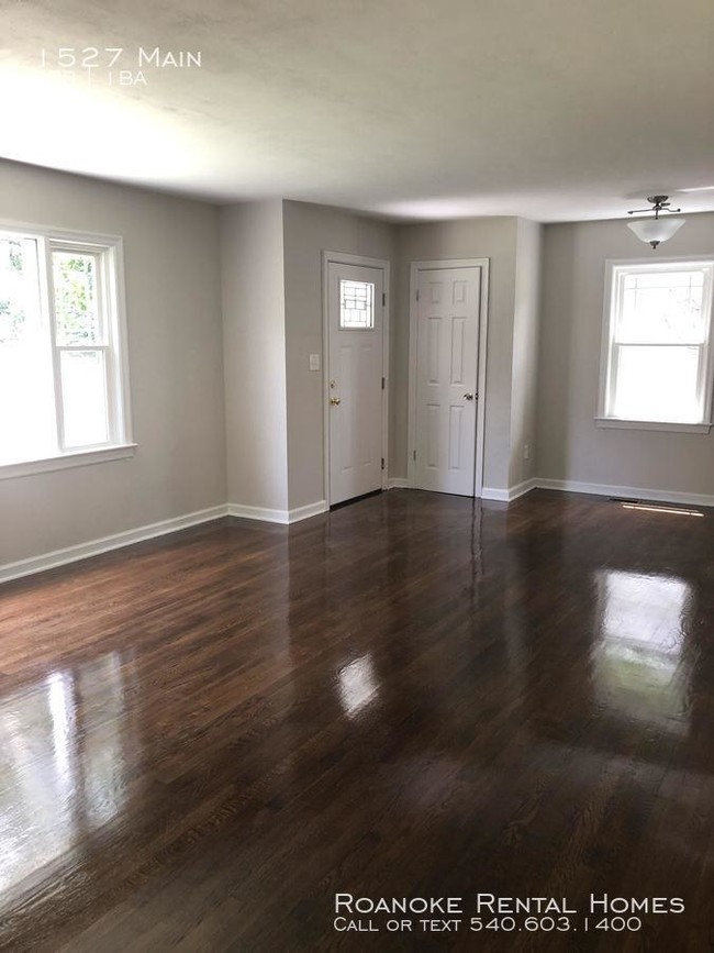 Building Photo - 3 bedroom in Roanoke VA 24015