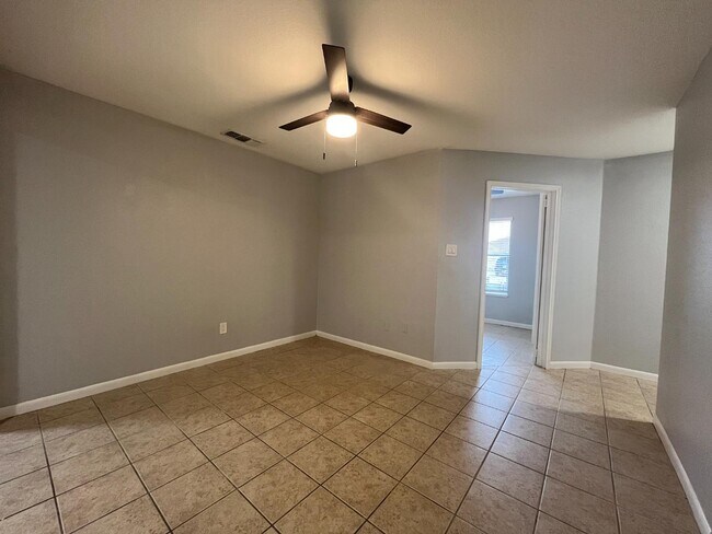 Foto del edificio - 7642 Oak Chase