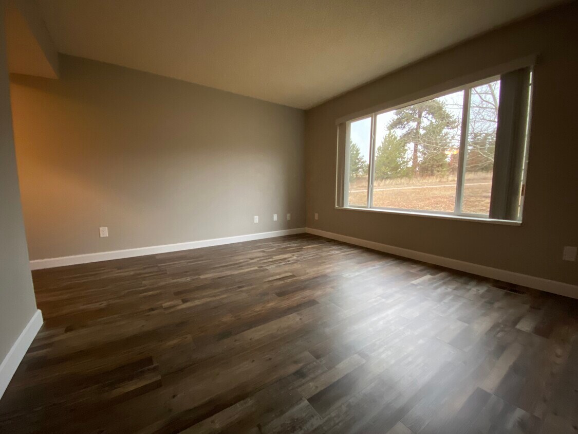 380 Paradise Cir Unit B4, Woodland Park, CO 80863 Condo for Rent in