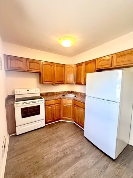 Foto del edificio - 579 Lakeside Ave