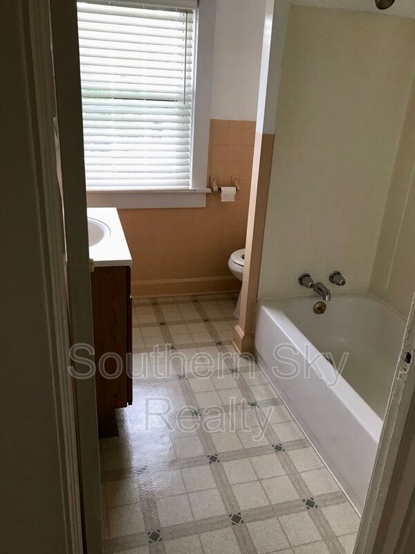 Foto del edificio - 861 Wyley Ave