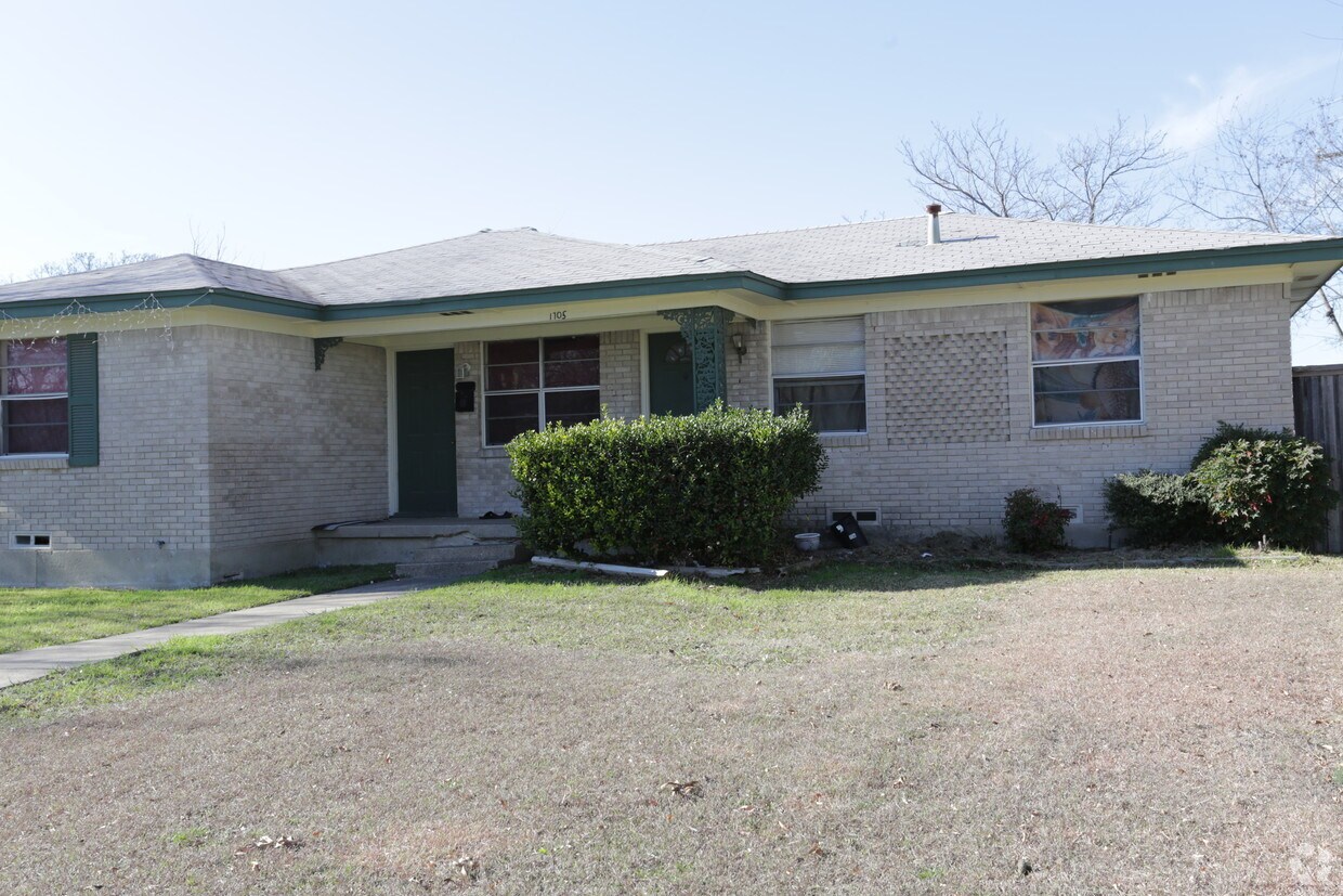 1705 - 1748 R Ave - 1705-1748 R Ave