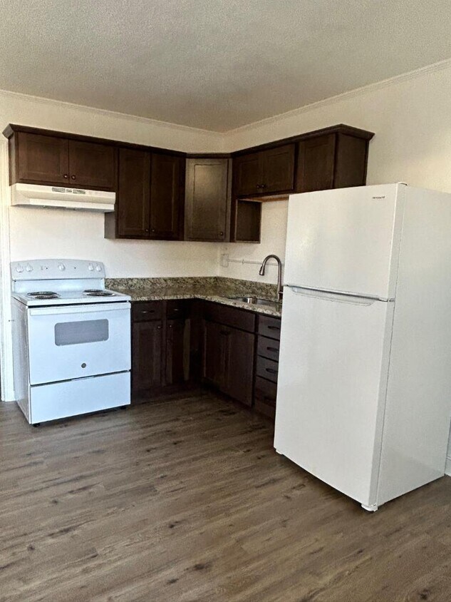 Primary Photo - 100 Kazmira Ct