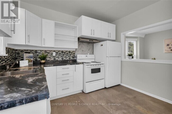 Photo du bâtiment - 746 King St W