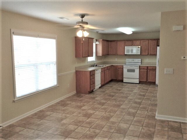 Building Photo - 1843 Longmont Drive