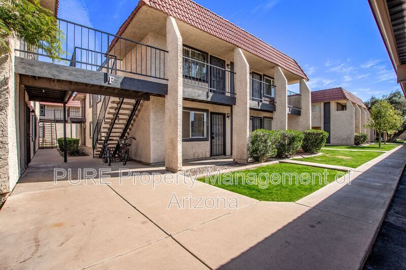 Primary Photo - 700 W University Dr