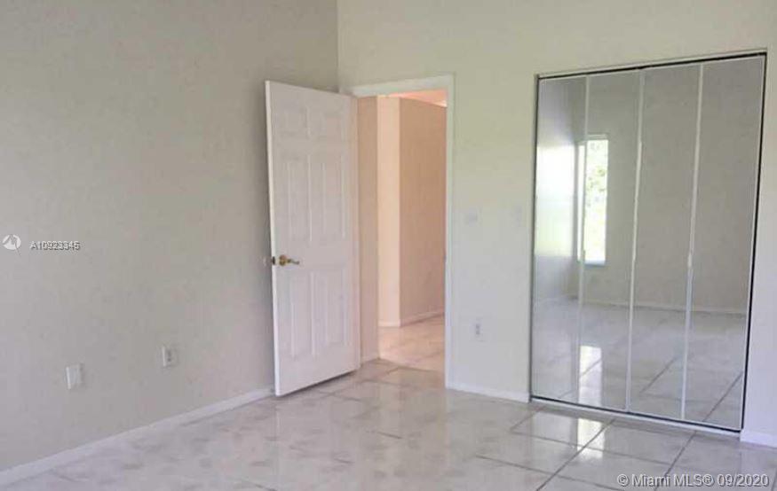 Foto del edificio - 20361 SW 1st St