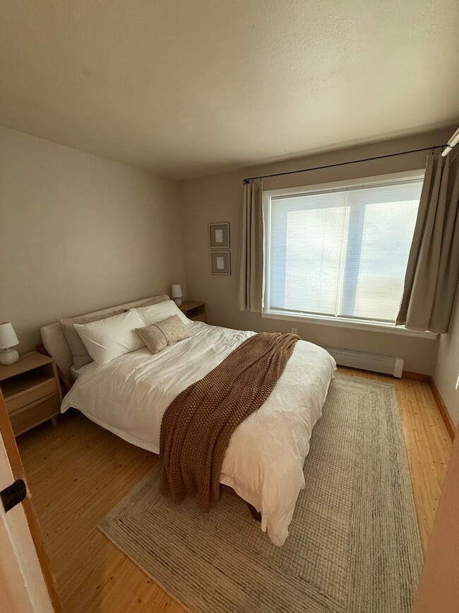 Building Photo - 35 Lower Woodbridge Rd