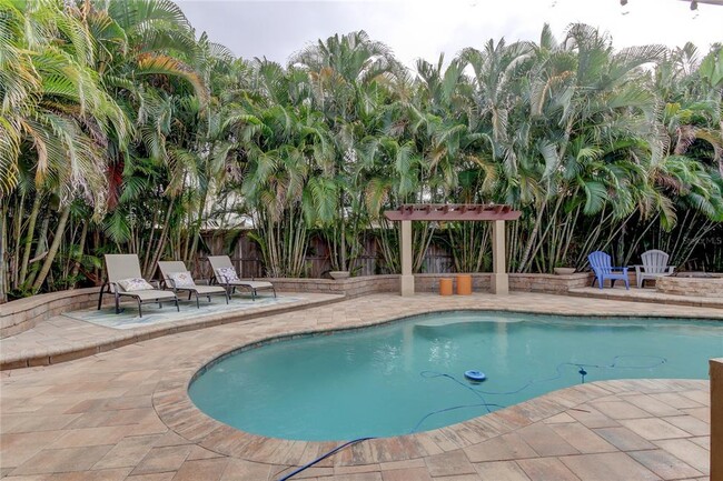 Building Photo - 3935 W Eden Roc Cir