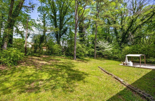 Building Photo - 2314 Green Forest Ln