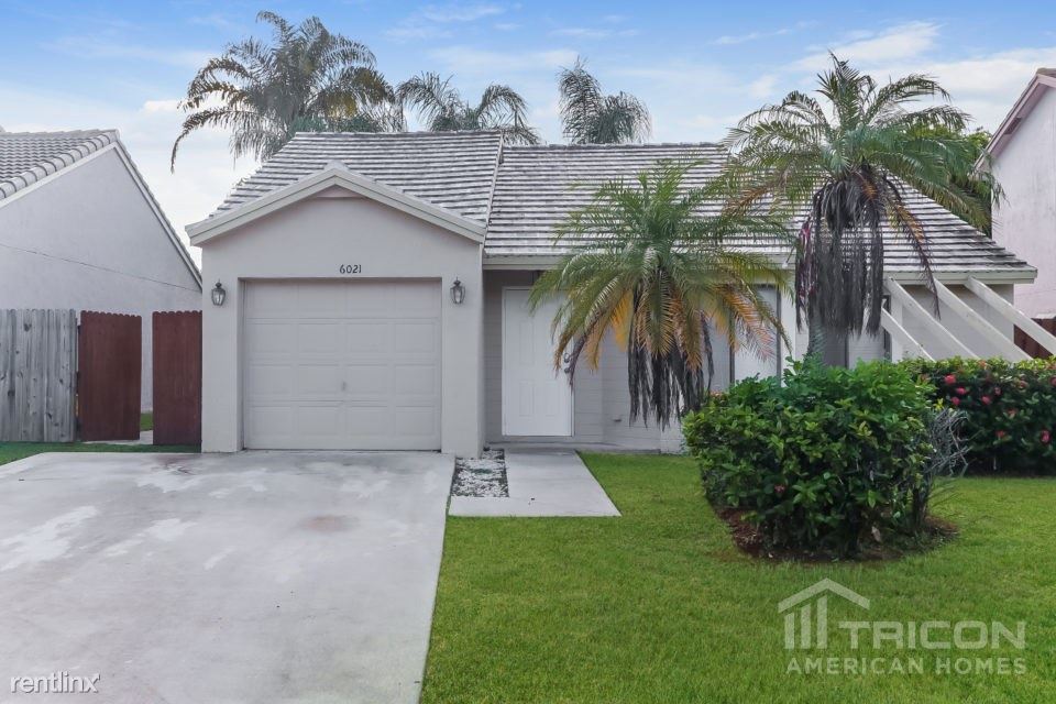 Foto principal - 6021 Strawberry Fields Way