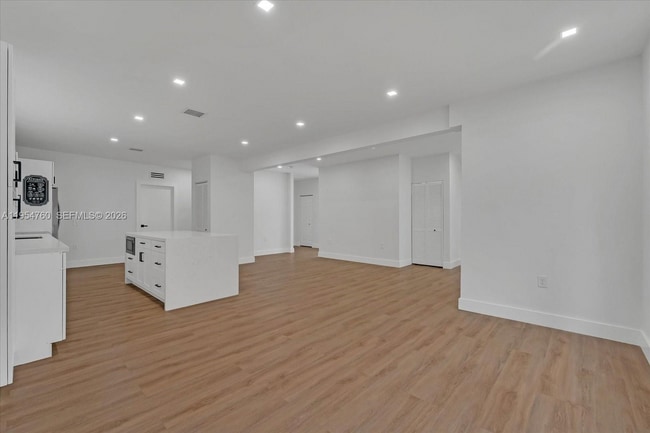 Building Photo - 1733 NW 16th St