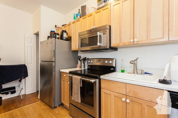 Primary Photo - 518 W Deming Pl