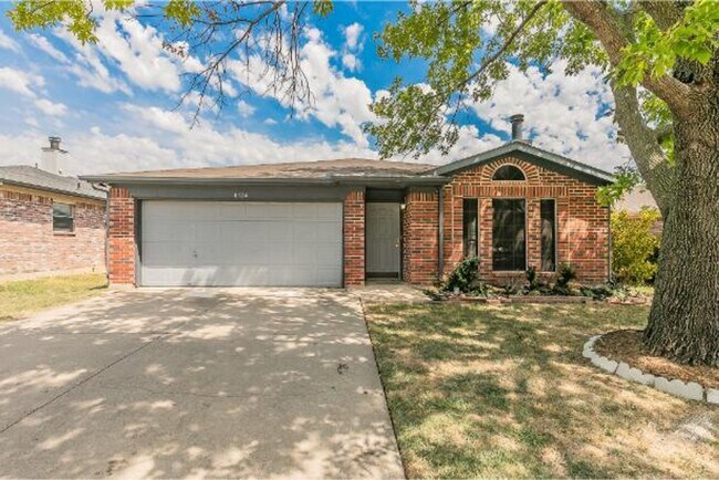 Building Photo - 8124 Spruce Valley Dr