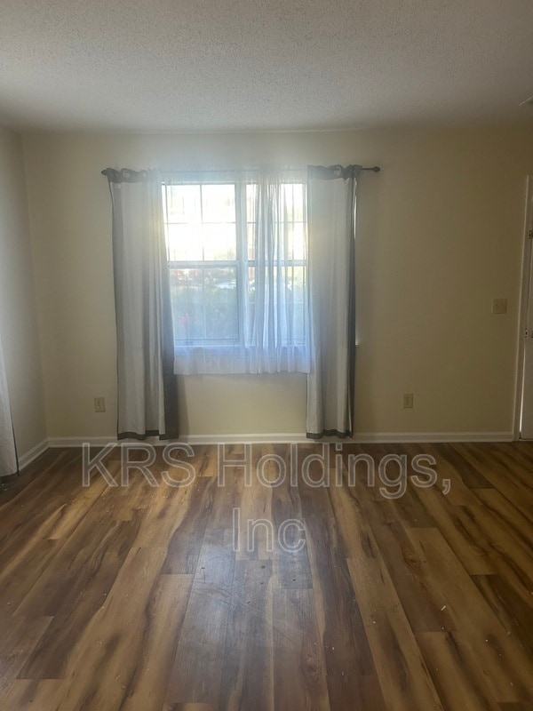 Foto del edificio - 1181 Rosedale Dr