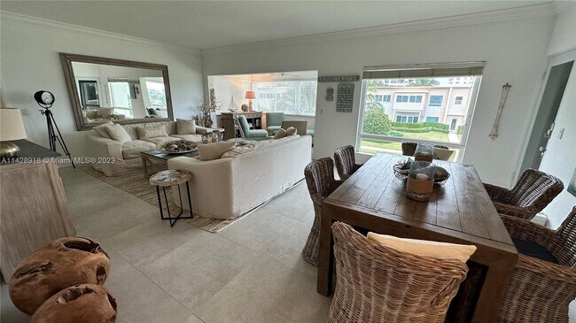 Foto del edificio - 120 N Ocean Blvd