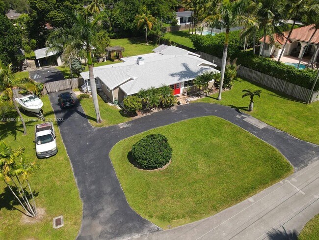 Foto del edificio - 8251 SW 134th St