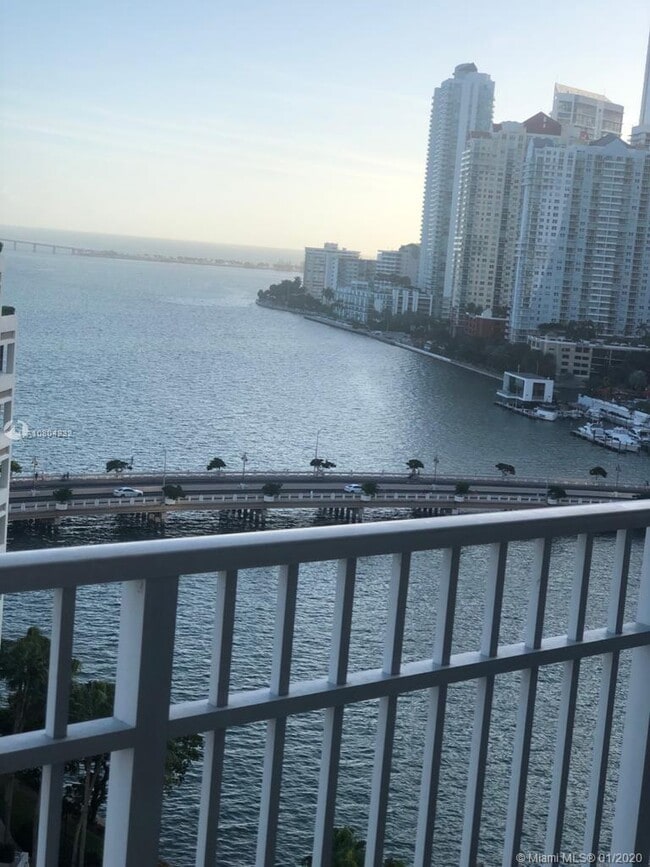 Foto del edificio - 701 Brickell Key Blvd