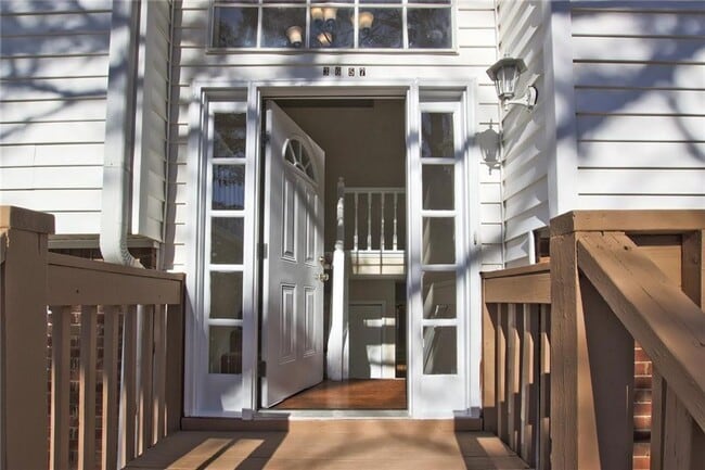 Building Photo - 3657 River Ridge Ct