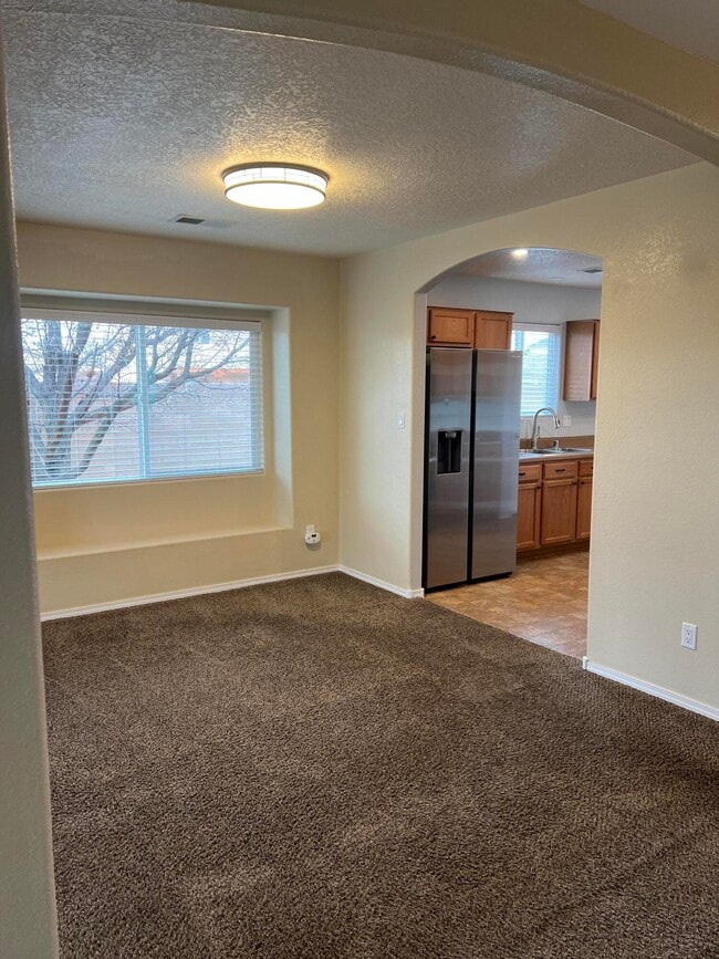 Building Photo - 1004 Desert Paintbrush Loop