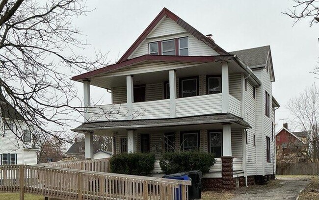 Foto del edificio - 3412 E 123rd St