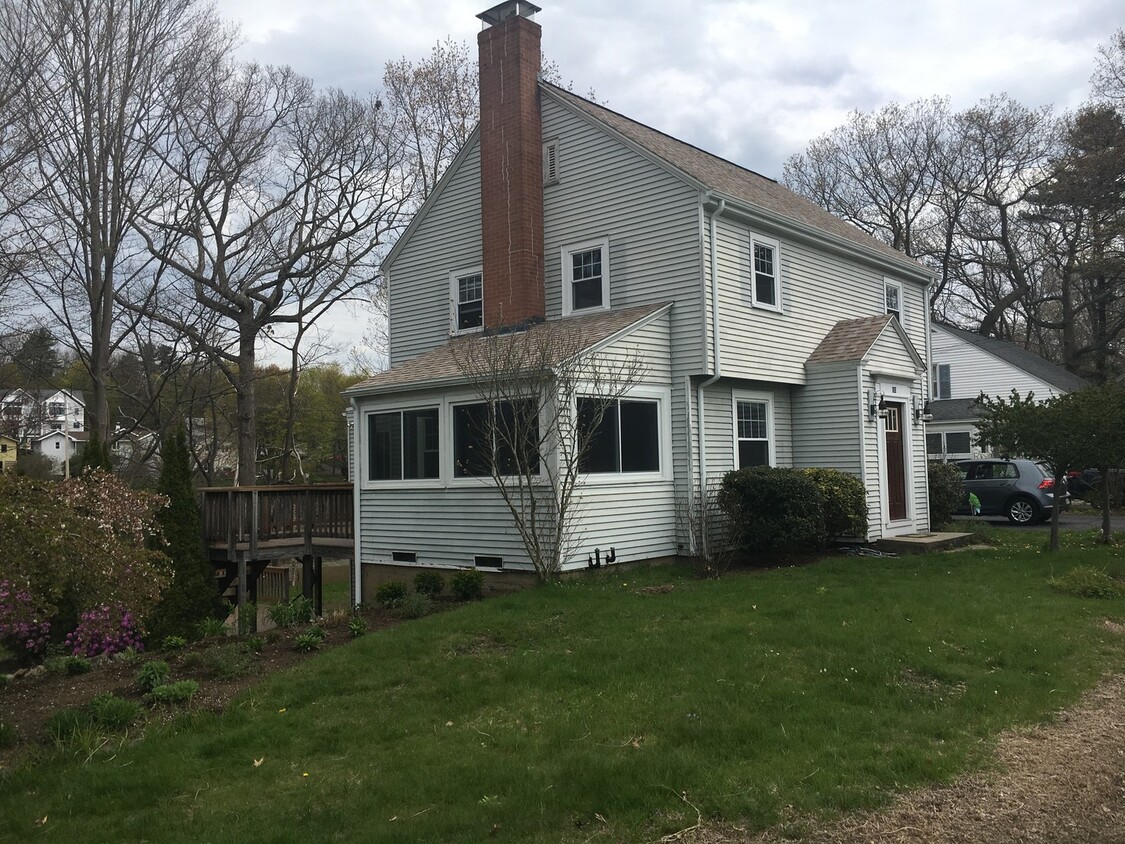 Primary Photo - Furnished 3 Bedroom Rental Near the Water
