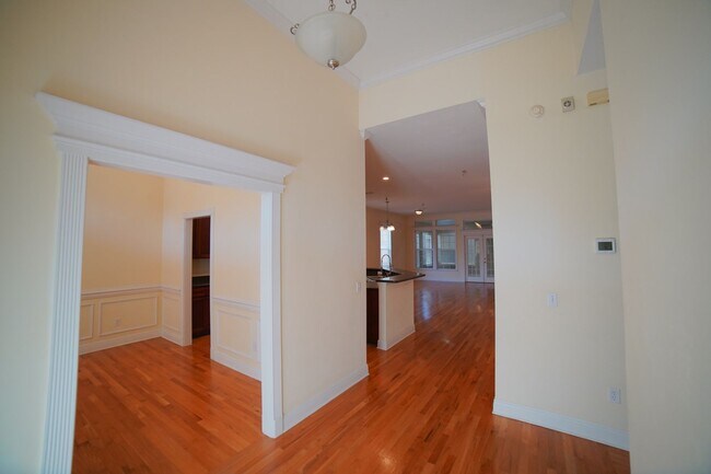 Foto del edificio - 3 Bed / 2 Bath Bucklake Home with Sunroom ...