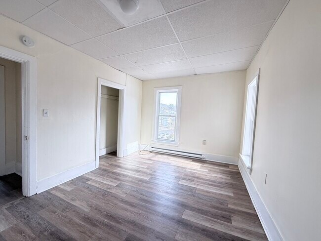 Foto del edificio - 150 E Market St