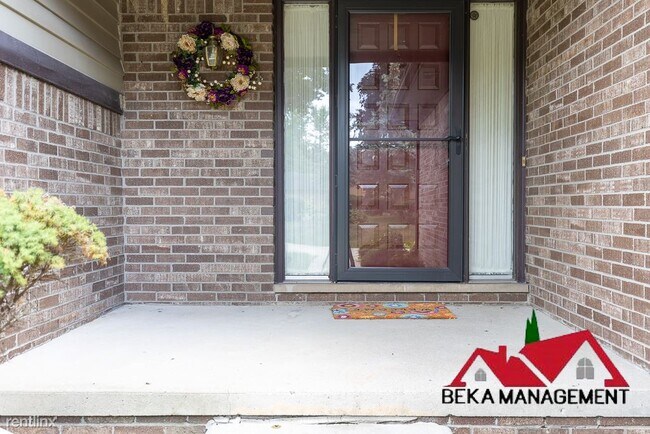 Foto del edificio - 3 br, 2 bath House - 17120 Coral Gables St