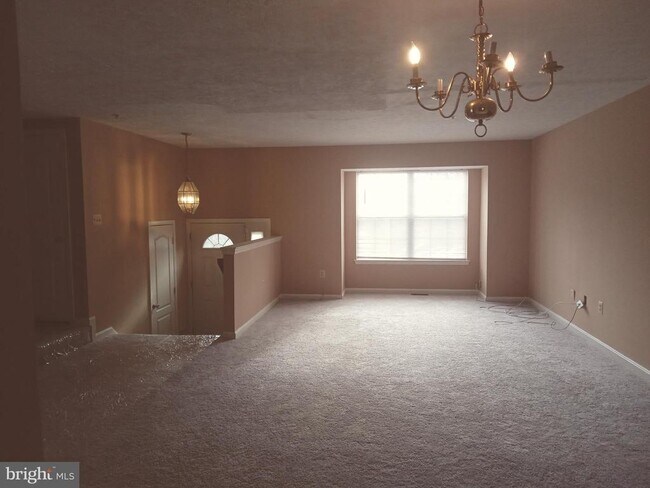 Foto del edificio - 16332 Elkhorn Ln