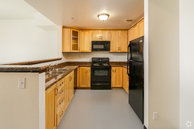 3BR, 1BA - 1.052SF - Cocina - Arbor on Date